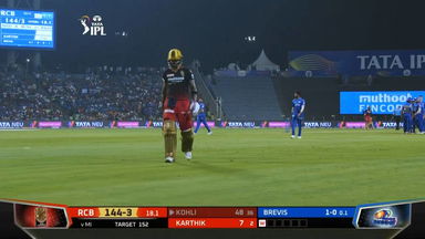 M18: RCB vs MI – Virat Kohli Wicket