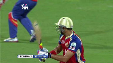 M38: RCB vs DD –  Yuvraj Singh Six