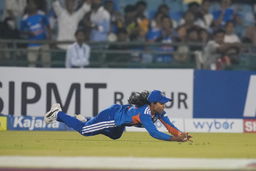 Niki Prasad's brilliant diving catch
