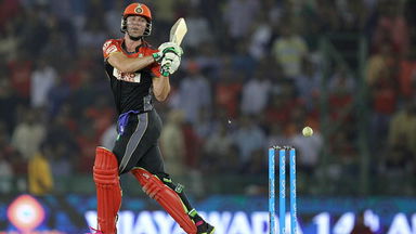 M39: KXIP vs RCB – AB de Villiers 64