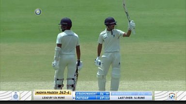 Akshat Raghuwanshi's impressive 69