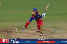 Six: Match 14, Royal Challengers Bengaluru vs Delhi Capitals, WPL 2025: Danni Wyatt Six