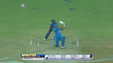 IND vs SL 2017, 2nd T20I: MS Dhoni Six