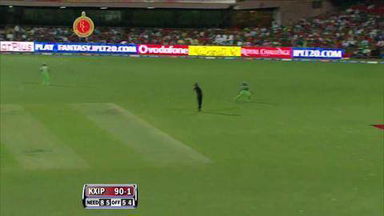 M63: RCB vs KXIP – Azhar Mahmood 61