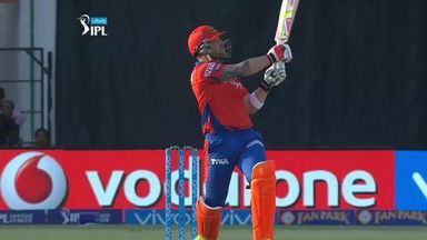 M19: GL vs RCB – Brendon McCullum Six