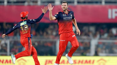 6, 6, GONE! Hazlewood wins the battle vs Jaiswal