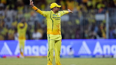 Sarfaraz Khan's fine low-diving catch