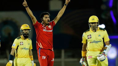 Vaibhav Arora's super spell of 2/21