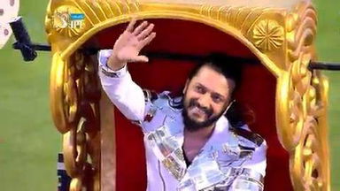 Riteish Deshmukh takes centre stage to thrill the audience