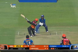 M55: SRH vs MI – Abhishek Sharma Six