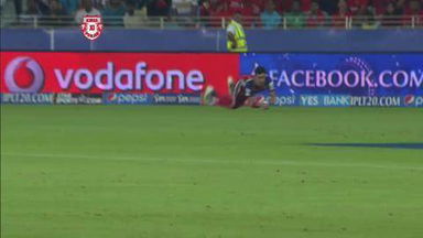 M18: KXIP vs RCB –  Glenn Maxwell Wicket