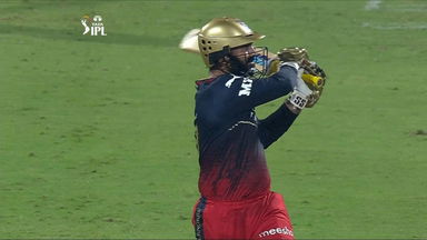 M22: CSK vs RCB – Dinesh Karthik Six