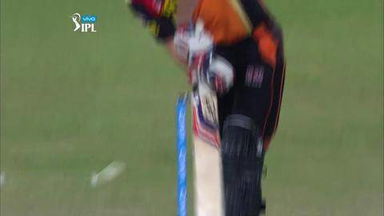 M42: SRH vs DD – Moises Henriques Wicket