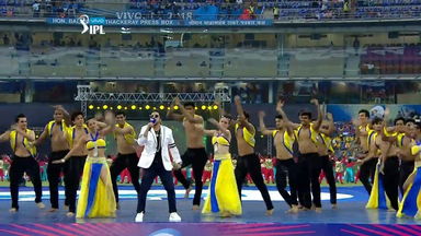 VIVO IPL 2018 - OPENING NITE: Mika Singh's mesmerizing performance