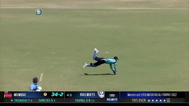 Syed Mushtaq Ali Trophy 2022: Upendra Yadav goes aerial to grab a stunner