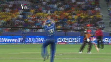M20: MI vs SRH –  Aaron Finch Wicket