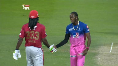 Archer vs Gayle ends in handshake
