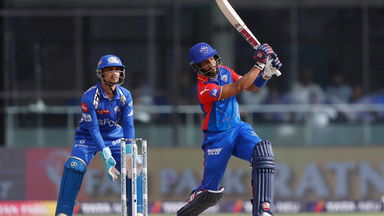 Six-hitting Shai Hope hammers 41(17)