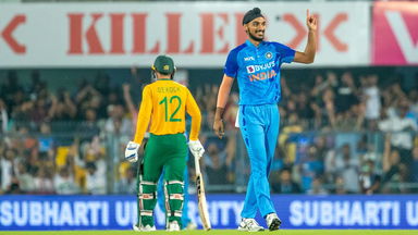 Arshdeep Singh's twin strikes in one over