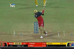 M19: CSK vs RCB – Mohammed Siraj Six