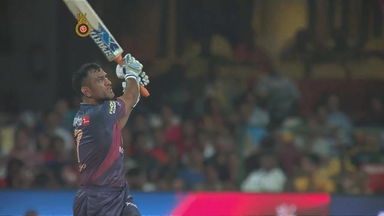 POWER! When MS Dhoni was in the house
