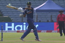 Krunal Pandya's twin boundaries