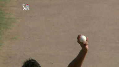 M45: CSK vs KXIP – Wriddhiman Saha Six