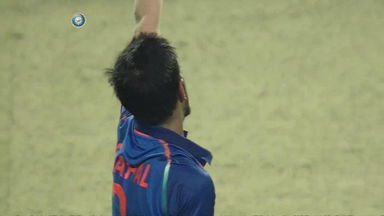 IND vs AUS 2017, 2nd ODI: Marcus Stoinis Six