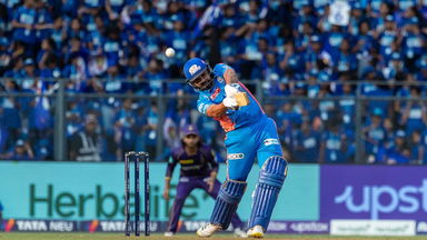 17-run over: Kishan, Rohit take the attack to Umesh