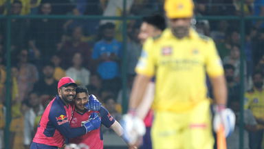 What a stunner! Tushar pulls off an unbelievable catch to dismiss Dhoni