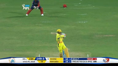 M30: CSK vs DD – MS Dhoni Six