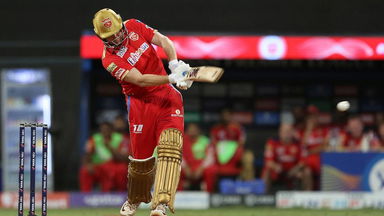 4,4,4 - Bairstow takes on Bhuvi in the first over