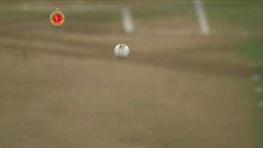 M70: RCB vs CSK – Michael Hussey Wicket