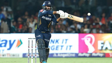 Tewatia provides crucial finishing touch with 35(21)