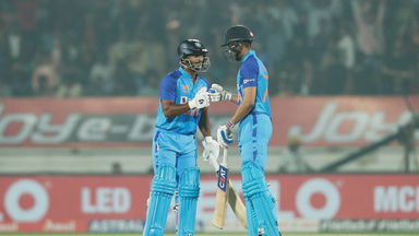 Rahul Tripathi’s entertaining 35 (16)