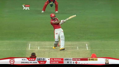 M06: KXIP vs RCB – KL Rahul Six