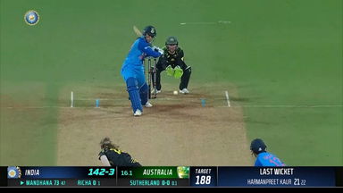 IND-W vs AUS-W 2022, 2ND T20I: Smriti Mandhana Six