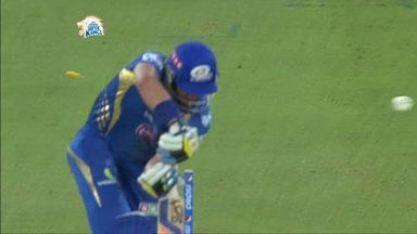 M13: CSK vs MI –  Michael Hussey Wicket
