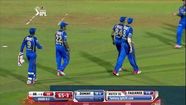 M36: RR vs DD – Yuvraj Singh Wicket