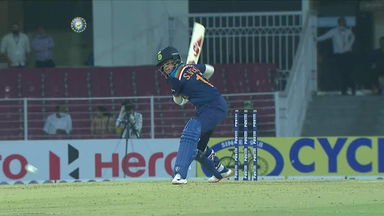 Clean and long! Shafali Verma tonks a maximum