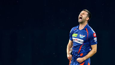 Sounds of TIMBER: Wood cleans up Shaw & Marsh off consecutive balls