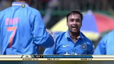 1ST ODI: IND vs SA – Hashim Amla Wicket