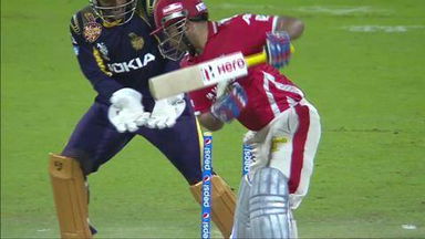 M15: KKR vs KXIP –  Virender Sehwag Wicket