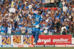 100 up in style: Ruturaj gets there with 4,4