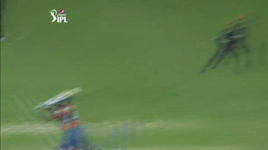 M6: KKR vs DD –  Manoj Tiwary Wicket