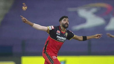 Mohammed Siraj's bowling brilliance - 3/8