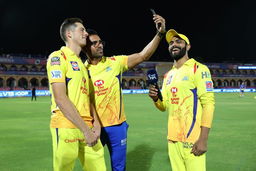 When Chahar's selfie gatecrashed Jaddu & Santner's party!