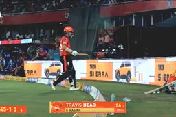IPL 2026 M67: SRH vs RCB - Travis Head Wicket