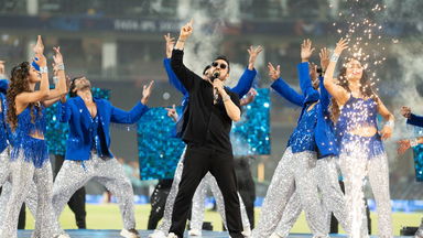 Lucknow Grooves to Mika Singh's Tunes