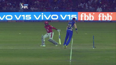 Krunal gives a 'Mankad wicket' warning